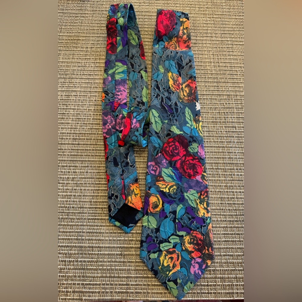 BRIONI Men’s Tie-EUC